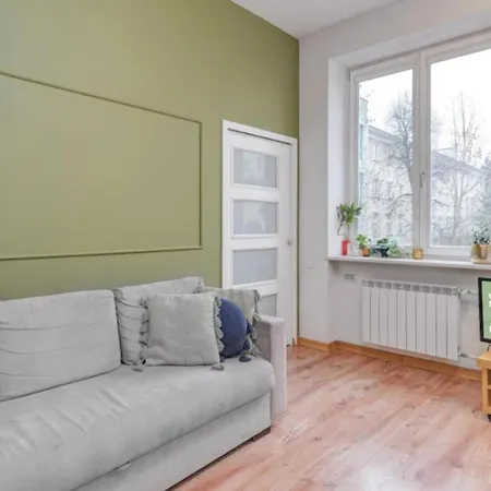 Nowy Swiat 41a By Nyx Daire Varşova